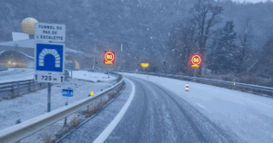 Neige sur l'A75 - Photo : Utilisateurs de l'A75 La Méridienne - L.PESA