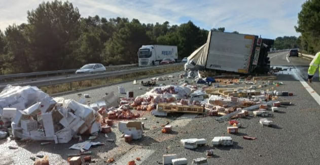 Accident sur l’A61 - photo X - A61 / DR